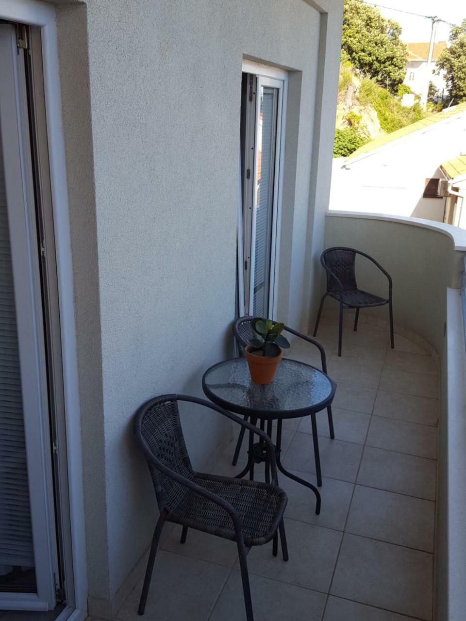 Apartmani Katja Оміш Екстер'єр фото